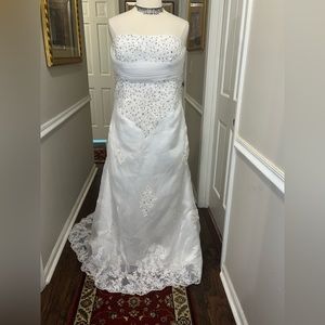 Gorgeous, Bejeweled, ADJUSTABLE White Wedding Dress. (Every Bride’s Dream)